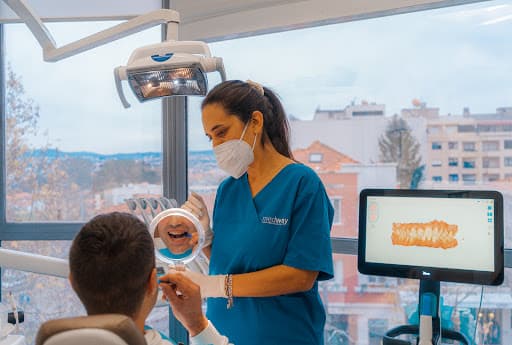 Medway - Clínica Dentária Gaia logo