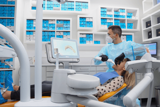 Clínica PCMFG Medicina Dentária logo