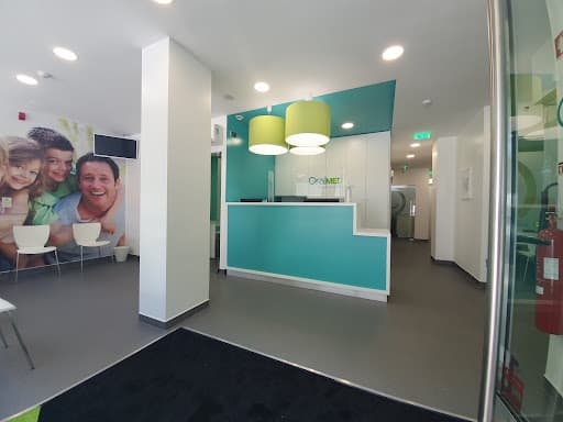 Clínica Dentária OralMED Viseu logo