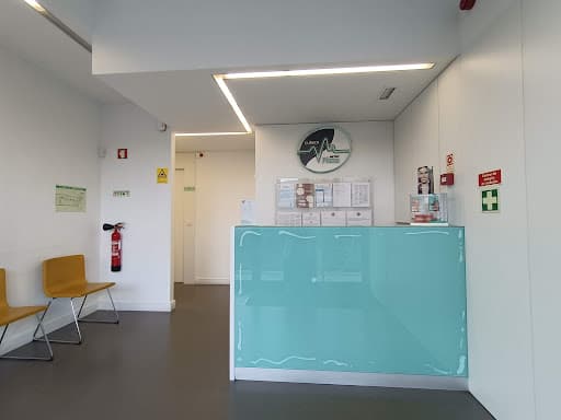 Clínica Metro Plaza logo