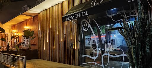 Clínica Alma Dental logo