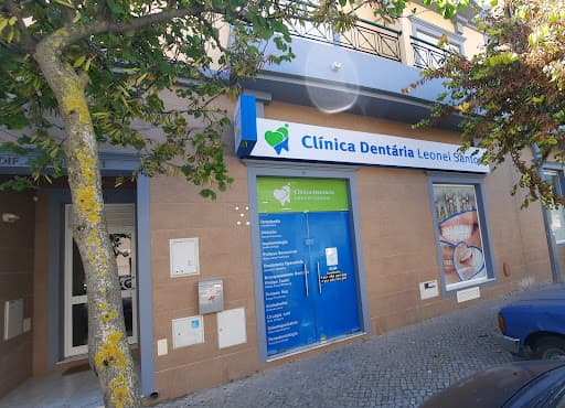 Clínica Dentária Leonel Santos logo