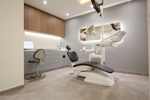 NOVA Dental Institute logo