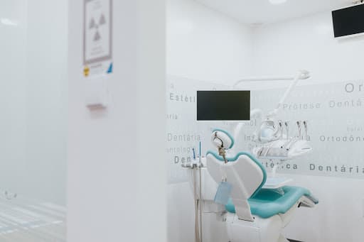 Clínica Dentária OralMED Penafiel logo
