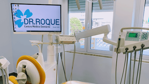 Dr. Roque - Centro Médico Dentário logo