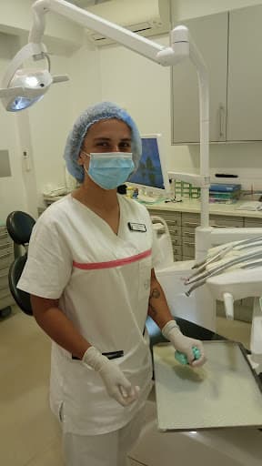 CDL - Clínica Dentária de Lisboa logo