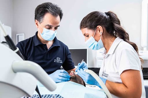 Clínica Dentária D'Avenida logo