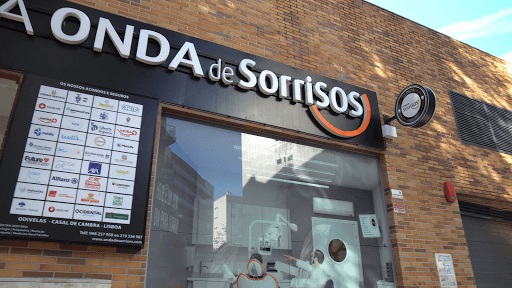 Clínica Onda de Sorrisos logo