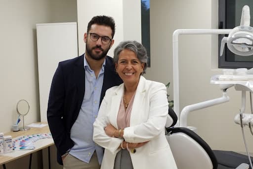 Clínica Dentária Perfil Evidente logo