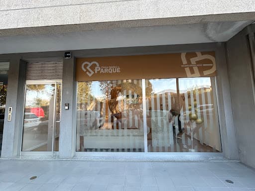 Clínica Médica do Parque logo