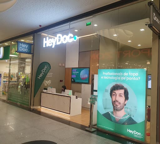 Clínica HeyDoc São João da Madeira logo