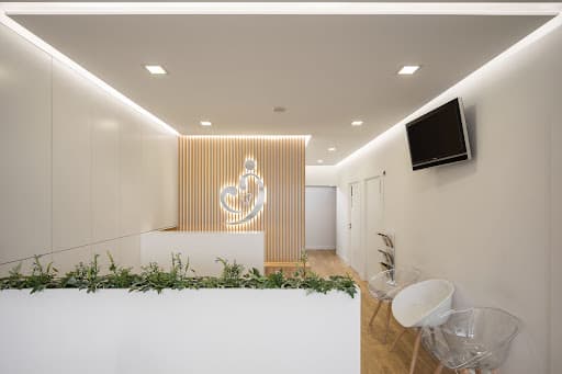 CliFarias, Clinica Médica e Dentária logo