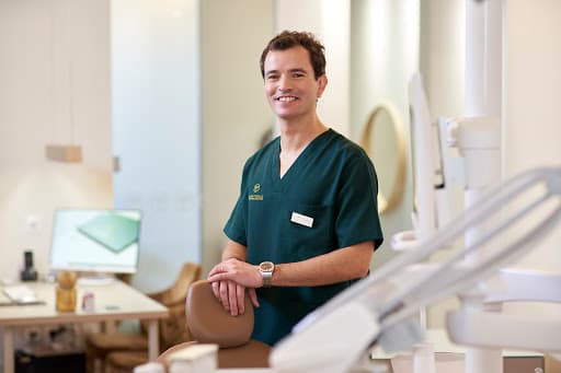 Tiago Ferraz - Centro Médico Dentário logo