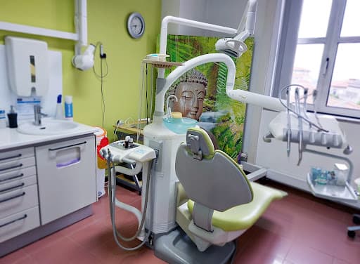 Clínica Dentária Vanessa Cruz - Alvicerto Lda. logo