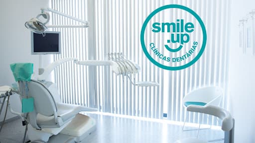 Smile.up Clinicas Dentarias Vila Verde logo