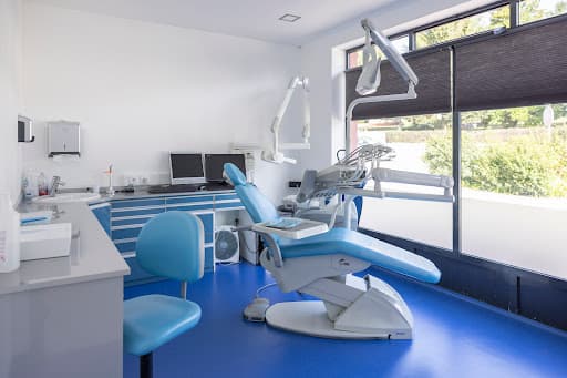 Avenida 645 - Centro Médico Dentário logo