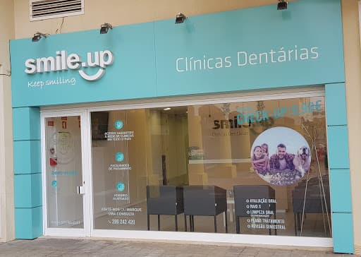 Smile.up Clínicas Dentárias Albufeira logo