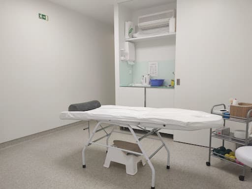 Clínica Médica e Dentária Ana Barbosa logo