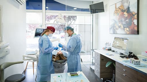 Clínica Dr. Pedro Coelho - Estética e Implantologia Premium logo