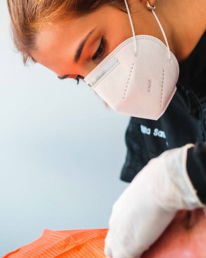 Clínica de Medicina Dentária Dra. Rita Santos Silva logo