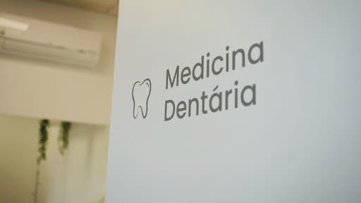 Dra. JOANA SOEIRO - Médica Dentista logo