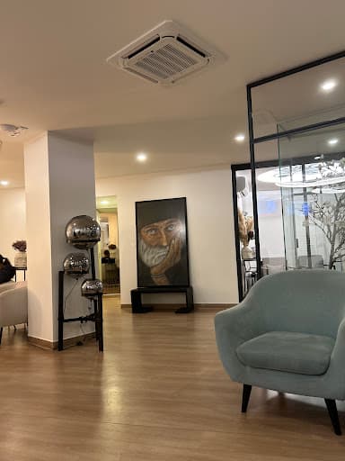 CMROM - Centro Médico e de Reabilitação Oral de Mangualde logo