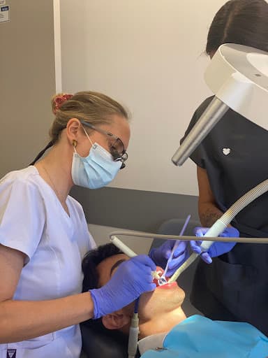 Clínica Médica e Dentária da ERICEIRA 👩⚕️🦷 logo