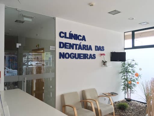 Clínica Médico-Dentária das Nogueiras logo