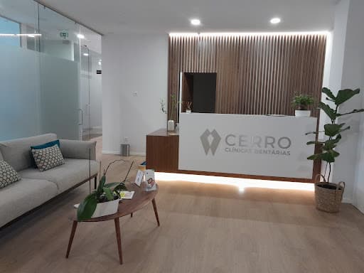 CERRO Clínicas Dentárias logo