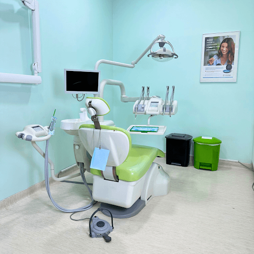 Clínica Dentária Master Dental Torres Vedras logo